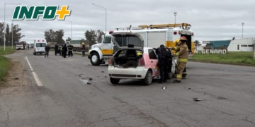 Cuatro heridos tras un choque entre dos autos en San Genaro