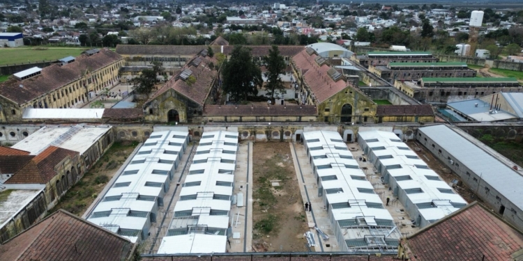 Etapa final de la construcción de cuatro nuevos pabellones de aislamiento en la cárcel de Coronda