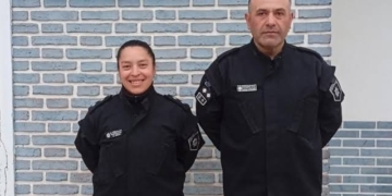 Dos policías encontraron un millón de pesos y lo devolvieron a su dueño