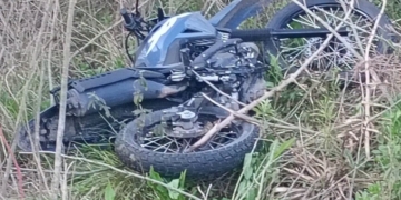 Investigan si fue robada: hallaron una moto abandonada debajo de un puente en Andino
