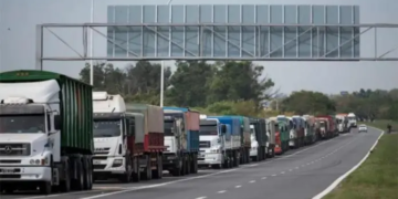 Restricción para camiones: continúa el operativo en el KM 0 de la la Autopista Rosario-Santa Fe
