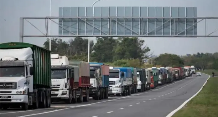 Restricción para camiones: continúa el operativo en el KM 0 de la la Autopista Rosario-Santa Fe