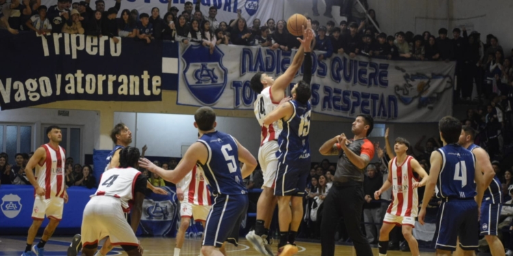 En un partido para el infarto, Club Maciel venció a Club Alba en otro histórico duelo