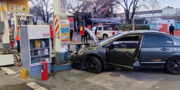 Impactante choque contra una estación de servicio en San Lorenzo