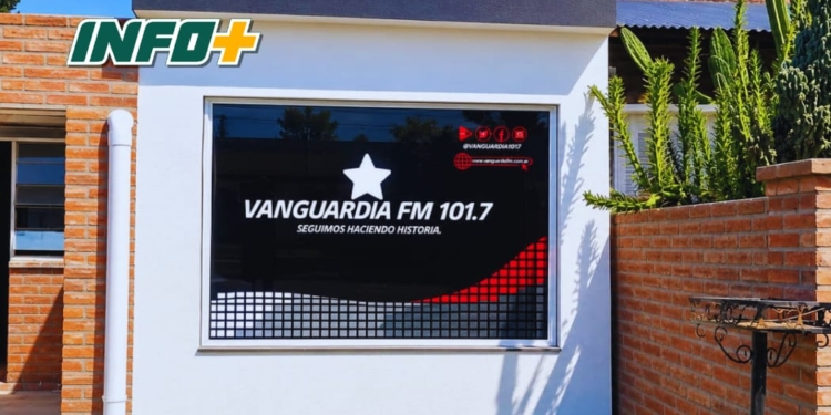 Vanguardia FM cumple 12 años y lo festeja con una gran cena show en Puerto Gaboto