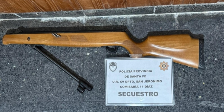 Diaz: disparaba con un rifle en el predio del ferrocarril y fue aprehendido