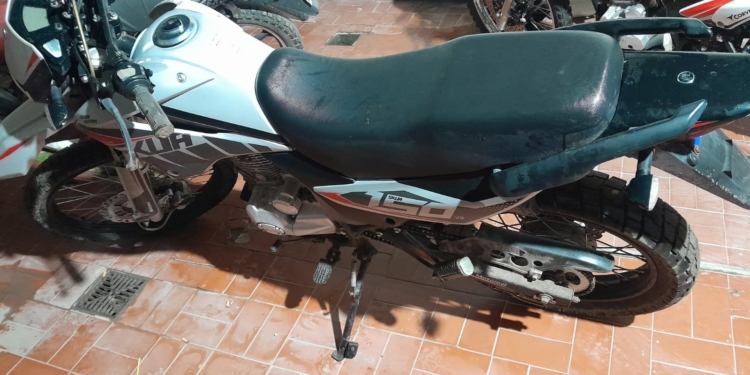 Intentaron robar una moto en Barrancas y la dejaron abandonada en la calle